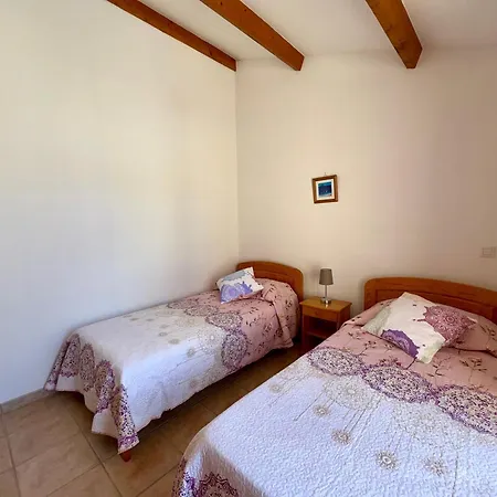 Casa de Férias Maison Calme A Avec Piscine Privee, Pour 6 Personnes - Fr-1-323-575 *