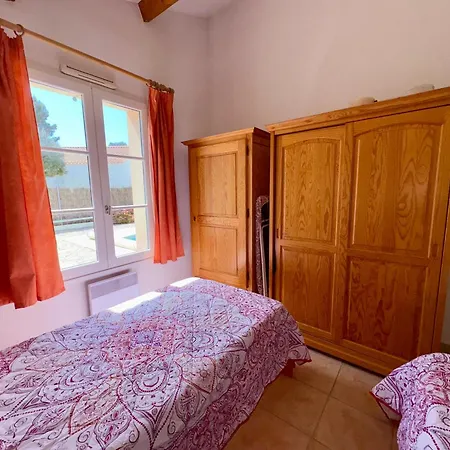 Casa de Férias Maison Calme A Avec Piscine Privee, Pour 6 Personnes - Fr-1-323-575 *