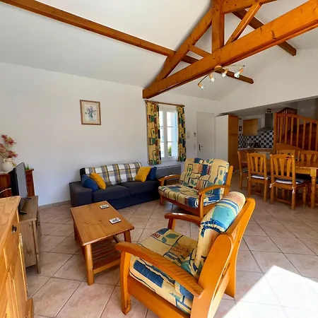 Casa de Férias Maison Calme A Avec Piscine Privee, Pour 6 Personnes - Fr-1-323-575