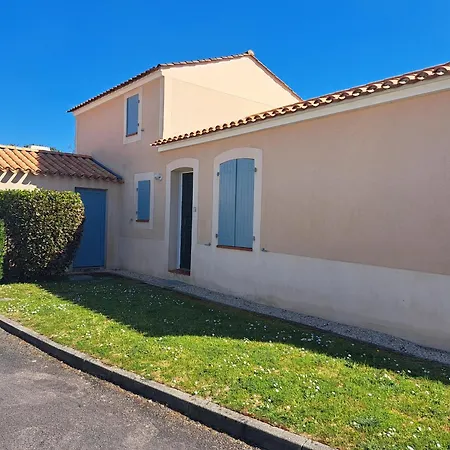Casa de Férias Maison Calme A Avec Piscine Privee, Pour 6 Personnes - Fr-1-323-575 *